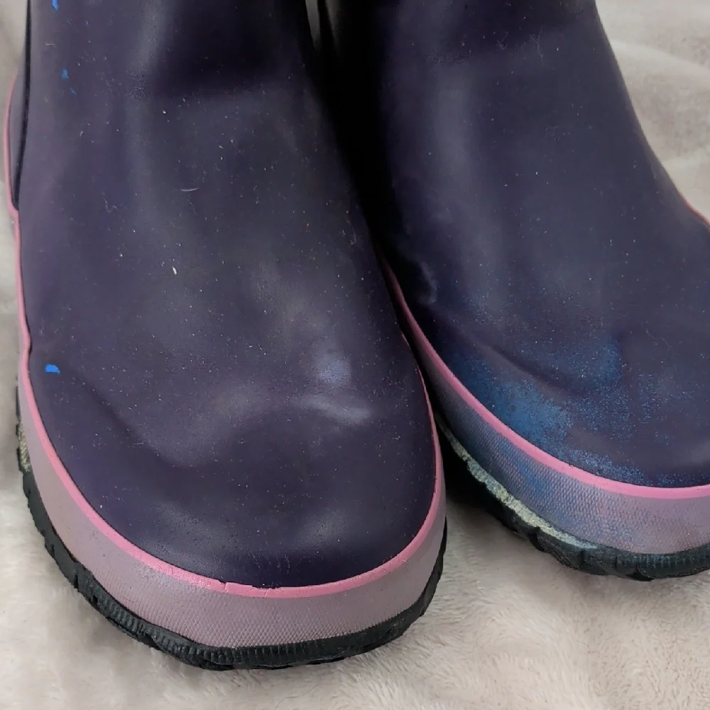 Bogs‎ Grasp Flowers in Purple